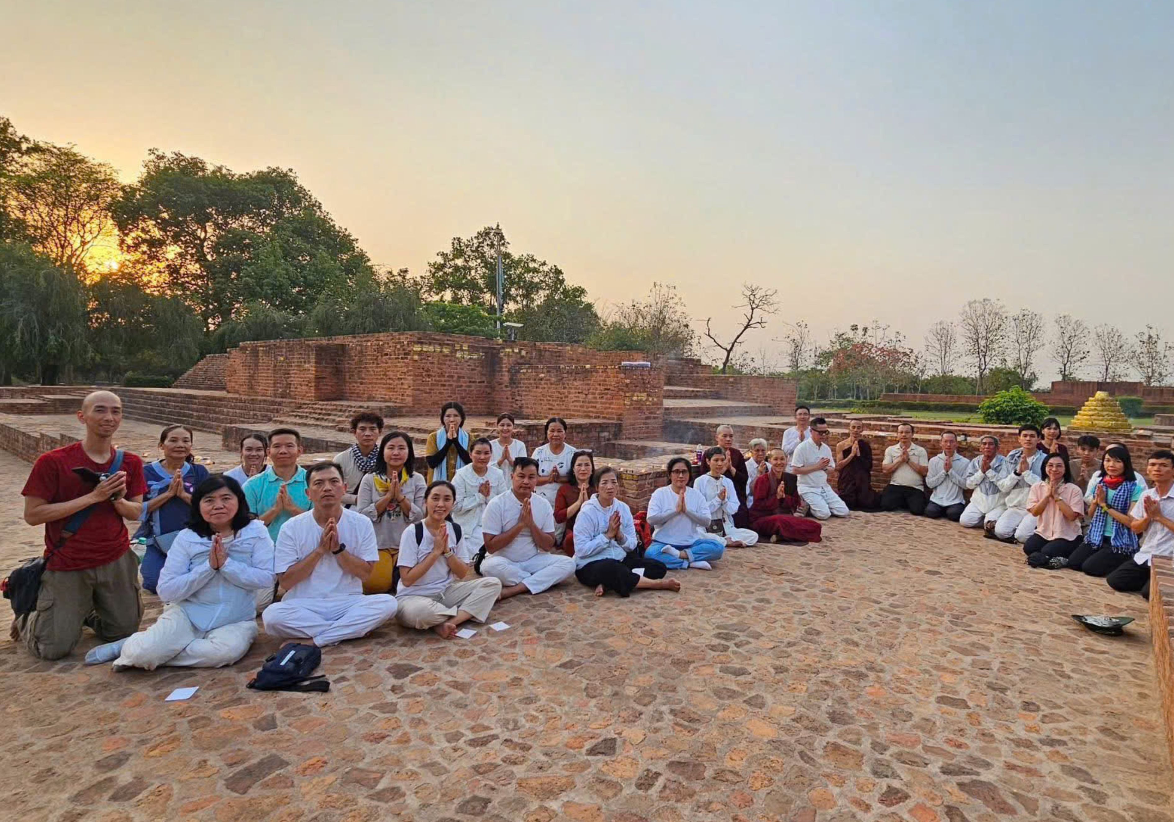 Ngày 2 - Varanasi đến Sravasti