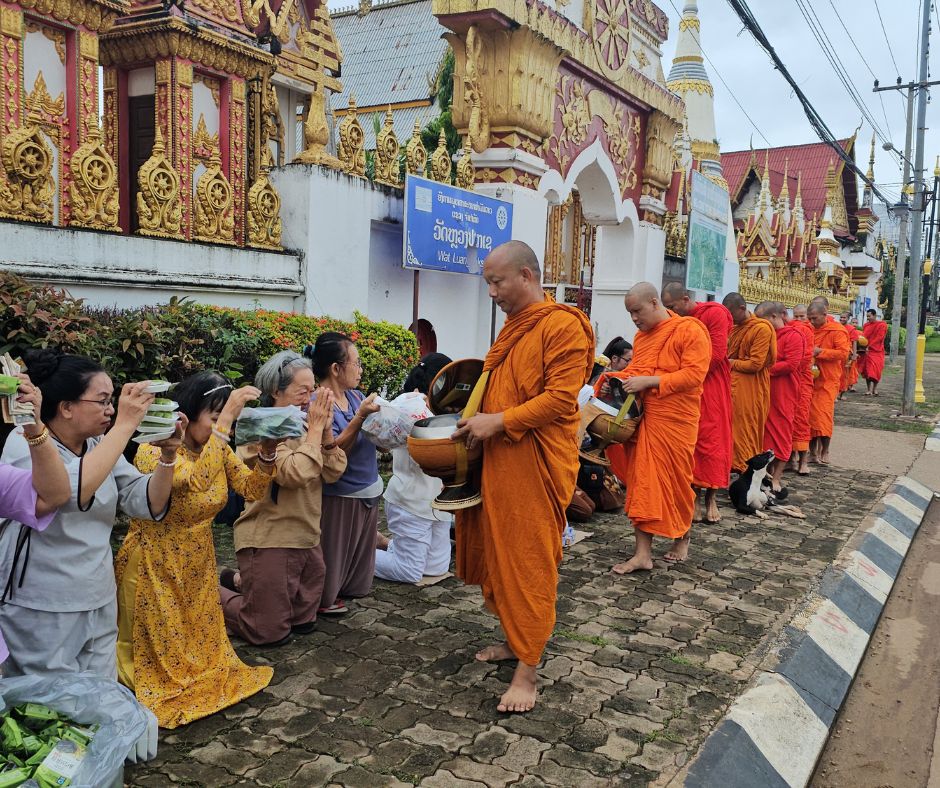 Sớt Bát Wat Luang